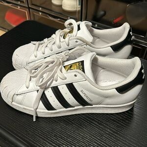 Adidas superstar US7.5